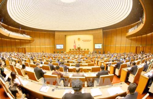 L’AN continue de discuter du développement socio-économique national ảnh 1