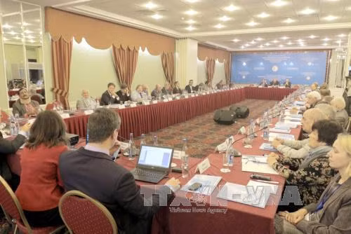 En Russie, les experts réfléchissent au règlement du conflit en Mer Orientale ảnh 1