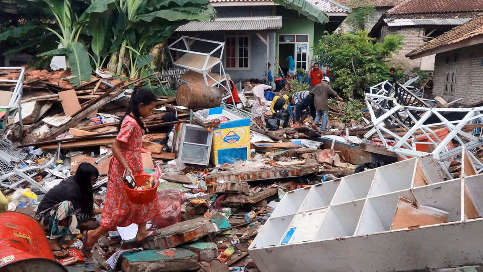 Tsunami en Indonésie : le bilan grimpe à 429 morts ảnh 1 Tsunami en Indonésie : le bilan grimpe à 429 morts ảnh 1