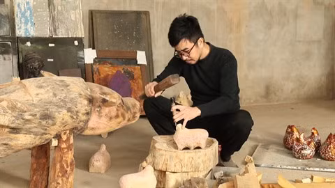 La collection unique de statues de buffles du peintre-artisan Nguyên Tân Phat ảnh 2