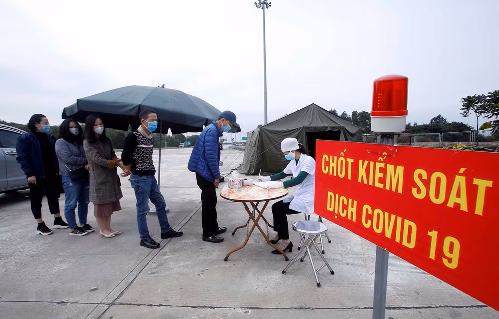Conscience des citoyens, condition préalable pour maîtriser la pandémie de COVID-19 ảnh 1 Conscience des citoyens, condition préalable pour maîtriser la pandémie de COVID-19 ảnh 1