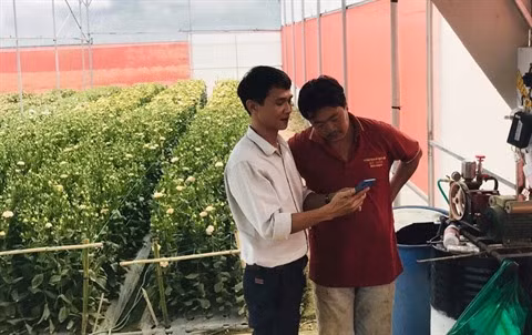 Un jeune homme remporte le succès avec ses solutions agricoles intelligentes ảnh 1
