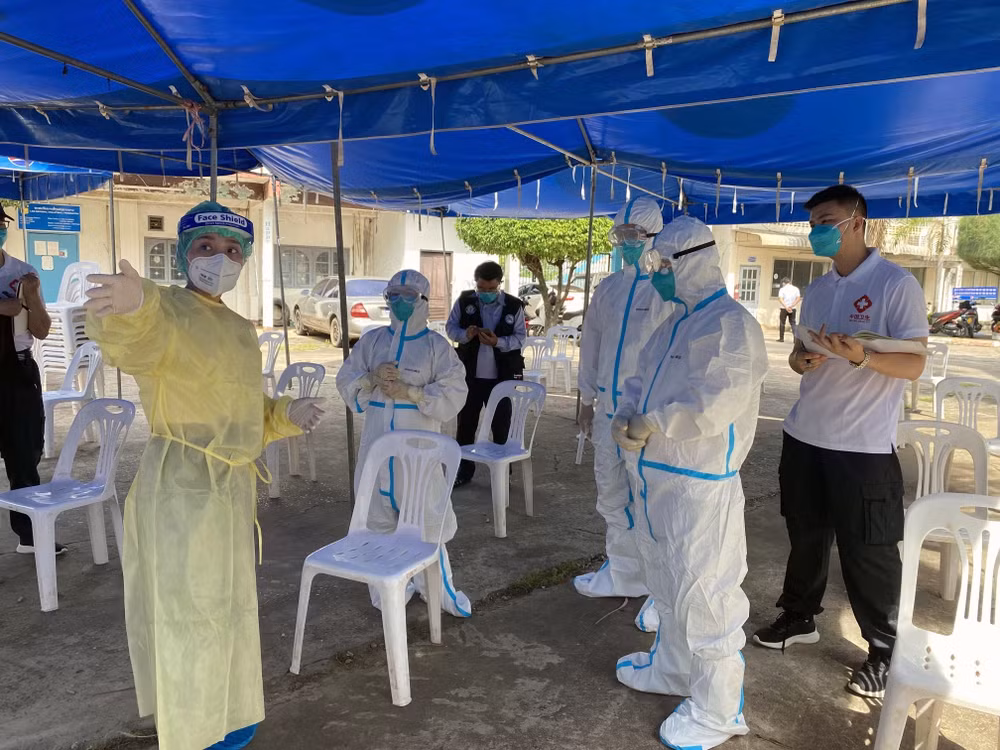 COVID-19: le Laos et le Cambodge continuent de détecter de nouveaux cas ảnh 1