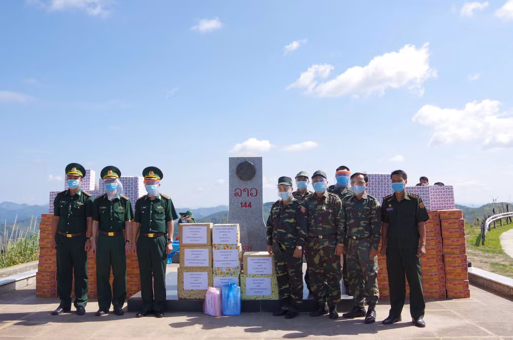 Dien Bien soutient des provinces laotiennes dans la lutte anti-COVID-19 ảnh 1