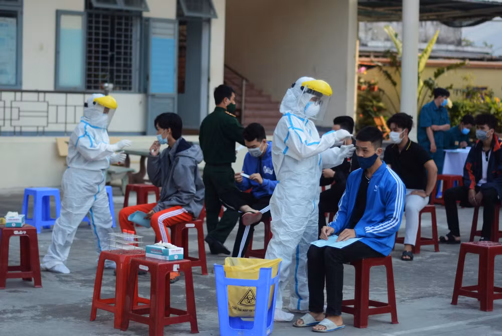 La diaspora à Singapour contribue au Fonds de vaccination anti-Covid-19 ảnh 1 La diaspora à Singapour contribue au Fonds de vaccination anti-Covid-19 ảnh 1