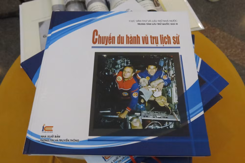 Vietnam - Russie : Présentation du livre Voyage spatial historique ảnh 1
