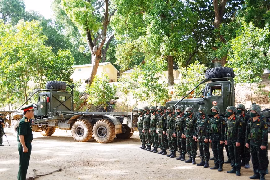 Army Games 2021: cérémonie marquant le départ de la délégation de l'arme d'artillerie du Vietnam ảnh 2 Army Games 2021: cérémonie marquant le départ de la délégation de l'arme d'artillerie du Vietnam ảnh 2