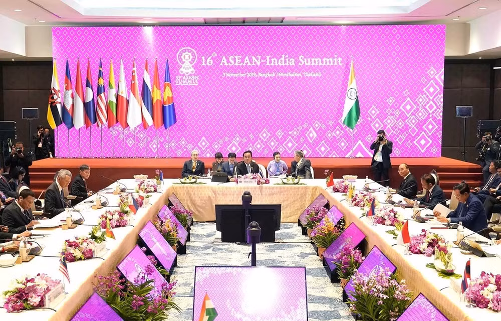 L’Inde et l’ASEAN préconisent la paix en mer Orientale ảnh 1