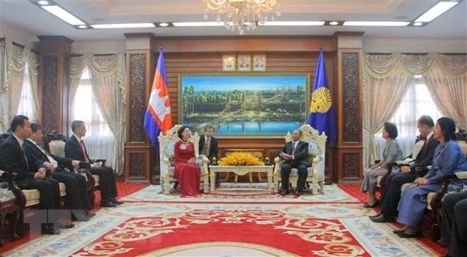 Le Vietnam et le Cambodge intensifient leur coopération multiforme ảnh 1