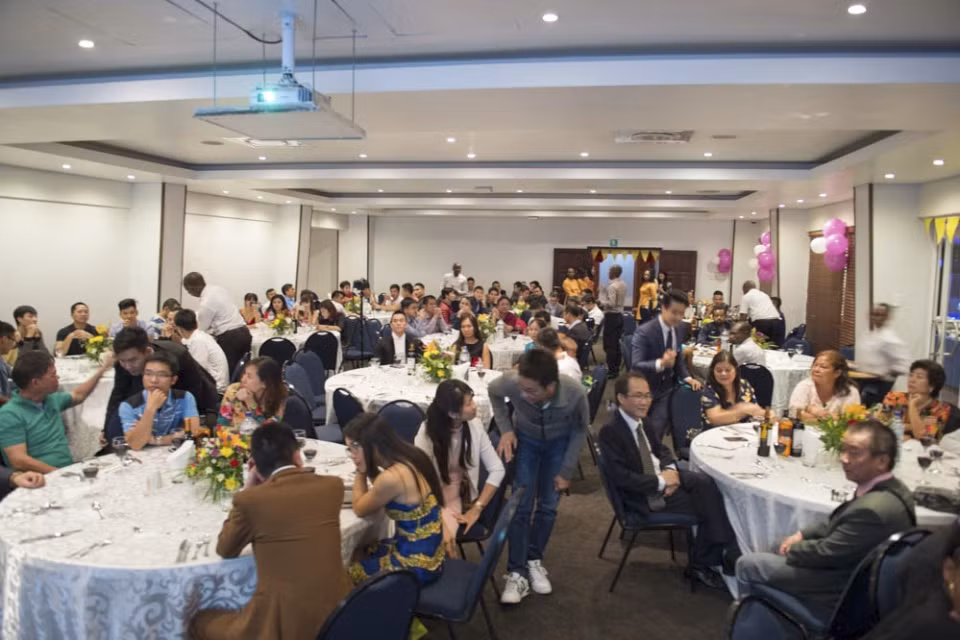 Le 42e anniversaire de la Réunification nationale célébré au Mozambique et à Macao ảnh 1