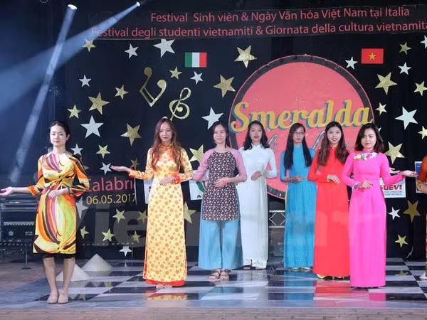 Le festival des étudiants vietnamiens en Italie ảnh 1 Le festival des étudiants vietnamiens en Italie ảnh 1