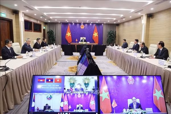 Renforcement de l’efficacité de la coopération entre le Vietnam, le Laos et le Cambodge ảnh 1