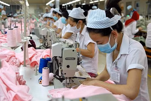  Le Vietnam maintient son excédent commercial avec les États-Unis ảnh 1
