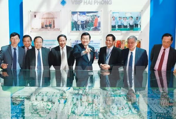 Le président Truong Tân Sang à Hai Phong pour parler du développement des ZI ảnh 1
