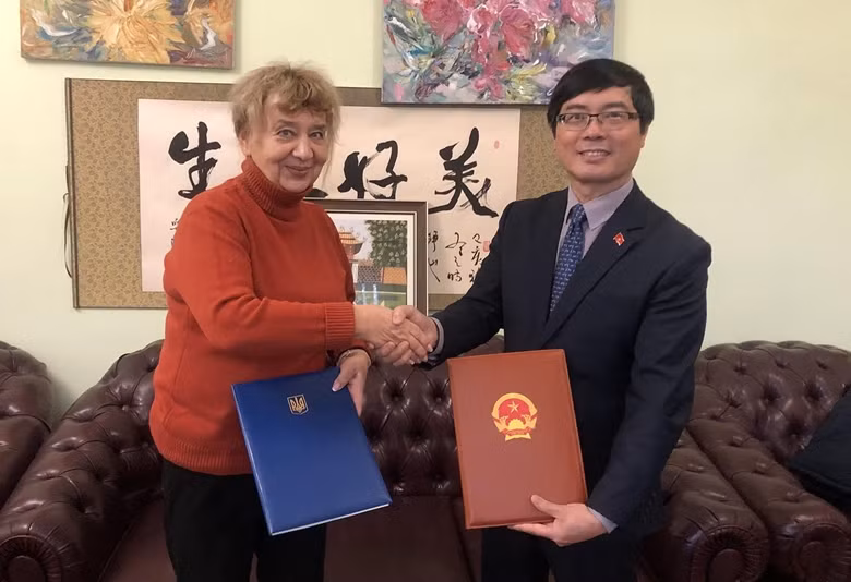Lancement du projet "Jardin naturel et culturel du Vietnam" en Ukraine ảnh 1