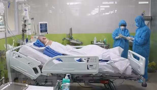 COVID-19 : Ho Chi Minh-Ville se concentre sur le traitement afin de limiter les décès ảnh 1