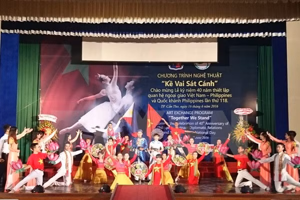 Célébration des 40 ans des relations Vietnam-Philippines ảnh 1