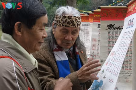 La calligraphie, une tradition solidement ancrée dans les mœurs ảnh 3