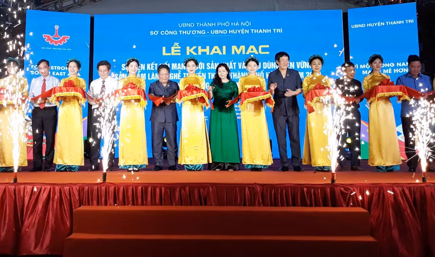 Promotion des produits des villages de métiers de Hanoï ảnh 1