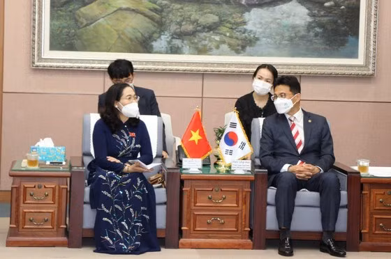Renforcement des relations entre Hô Chi Minh-Ville et Busan ảnh 2
