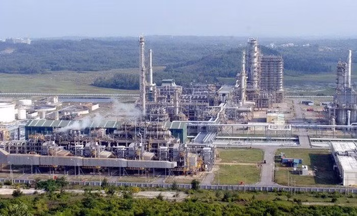 Des ministères travaillent pour assurer l'approvisionnement en essence ảnh 1