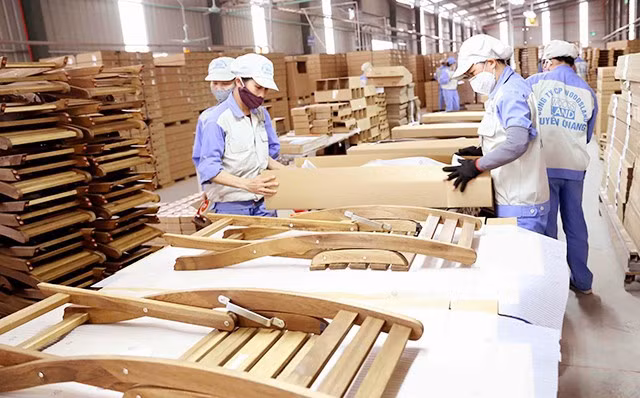 Malgré le coronavirus, les exportations de bois et de meubles augmentent ảnh 1