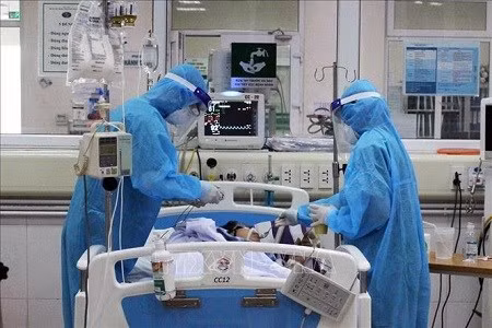 COVID-19 : Le Vietnam n'enregistre aucun nouveau cas communautaire pendant 54 jours consécutifs ảnh 1