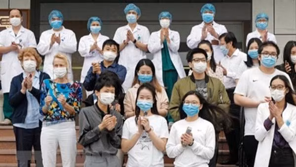 “Merci beaucoup au Vietnam!”, disent les ressortissants étrangers ảnh 1