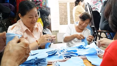 Hô Chi Minh-Ville: De belles initiatives pour contrer le COVID-19 ảnh 1