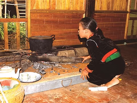 Entretenir le feu sacré du foyer ảnh 2
