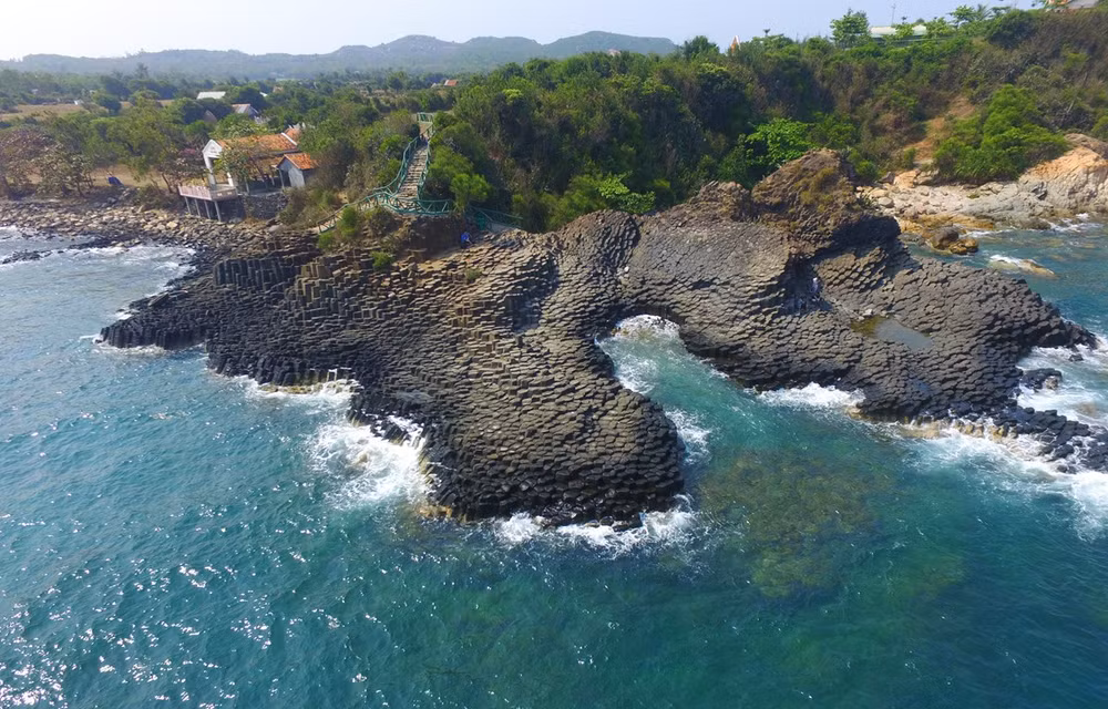 Une journée pour visiter trois sites pittoresques à Phu Yen ảnh 1