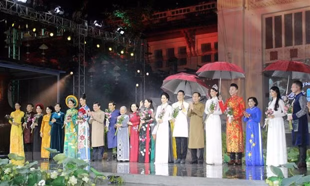 Ouverture de la 7e fête de l’Ao dài de 2020 à Ho Chi Minh-Ville ảnh 1