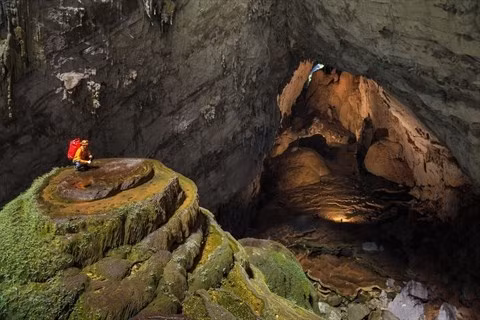 Quang Binh: lancement d’un nouveau circuit de découverte de la grotte Son Doong ảnh 1 Quang Binh: lancement d’un nouveau circuit de découverte de la grotte Son Doong ảnh 1