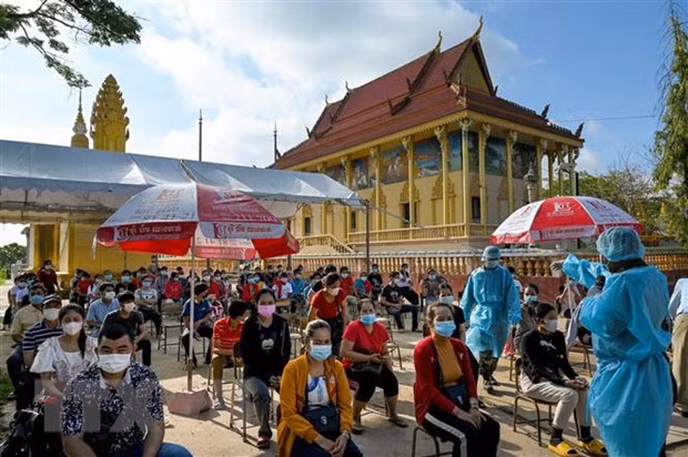 Cambodge : le PM appelle à la prévention de la propagation du coronavirus pendant la Fête Pchum Ben ảnh 1 Cambodge : le PM appelle à la prévention de la propagation du coronavirus pendant la Fête Pchum Ben ảnh 1