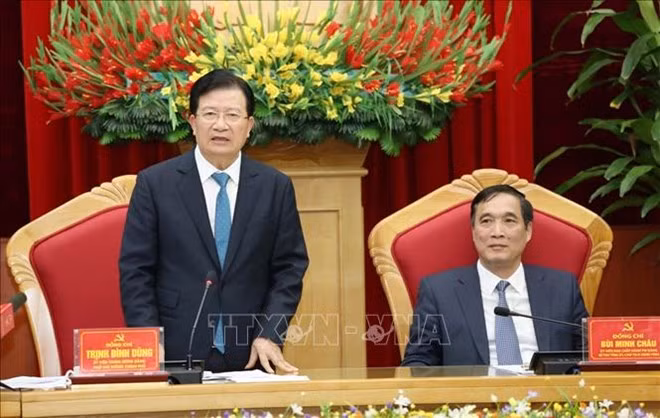 Phu Tho devrait se concentrer sur le développement industriel ảnh 1