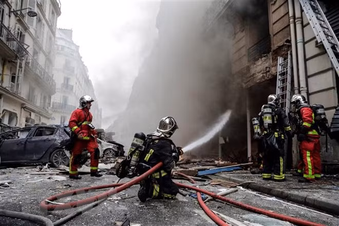 Aucun Vietnamien parmi les victimes de l’explosion à Paris ảnh 1 Aucun Vietnamien parmi les victimes de l’explosion à Paris ảnh 1