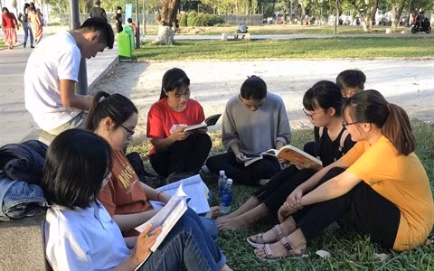 Coin lecture au bord de la rivière des Parfums ảnh 3