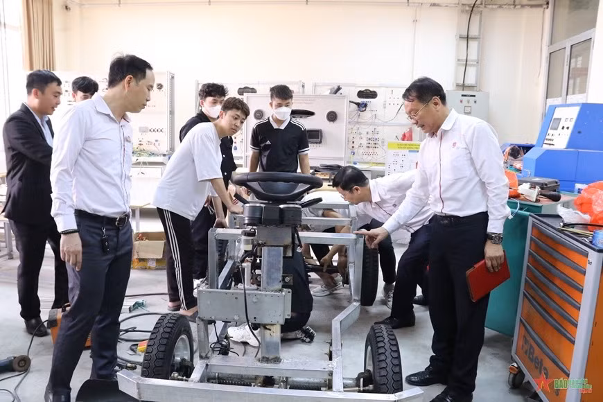Efforts pour promouvoir la production industrielle en 2024 ảnh 2