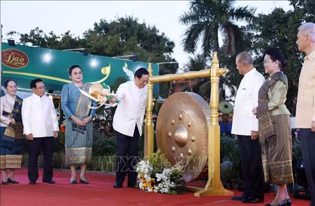 Le Laos vise au moins 4,6 millions de visiteurs en 2024 ảnh 1