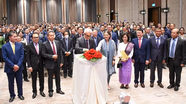 La BAD approuve un prêt de 50 millions de dollars pour améliorer la gestion financière du Cambodge ảnh 1