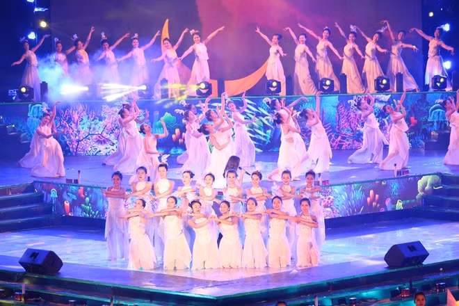 Début des festivités du Carnaval de Ha Long 2016 ảnh 2 Début des festivités du Carnaval de Ha Long 2016 ảnh 2