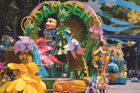 Hô Chi Minh-Ville : Une palette d’activités de divertissement au parc Dâm Sen ảnh 1