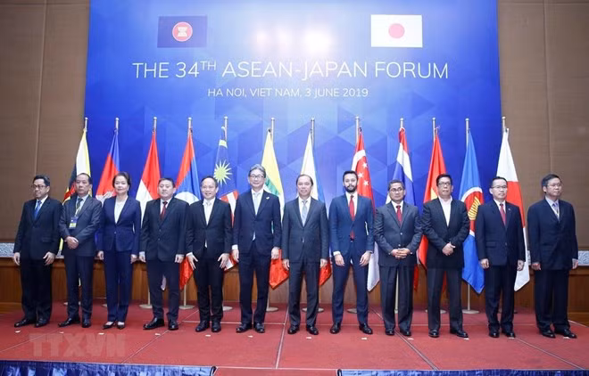 Le 34e Forum ASEAN-Japon se tient à Hanoi ảnh 1 Le 34e Forum ASEAN-Japon se tient à Hanoi ảnh 1