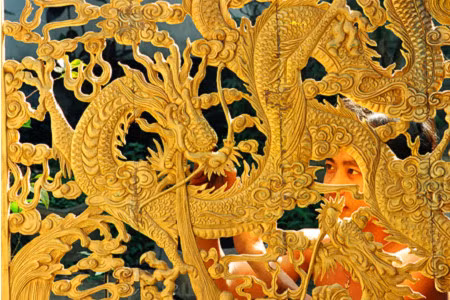 À My Xuyên, les artisans sculptent leur avenir dans le bois ảnh 1