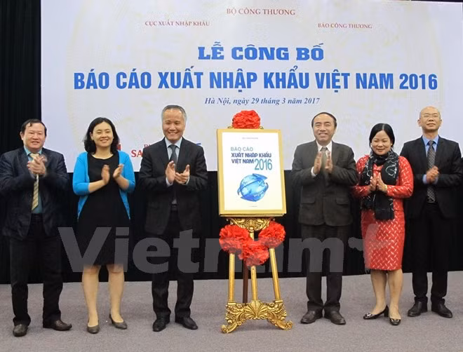 Le Vietnam publie son premier rapport sur les exportations et importations ảnh 1