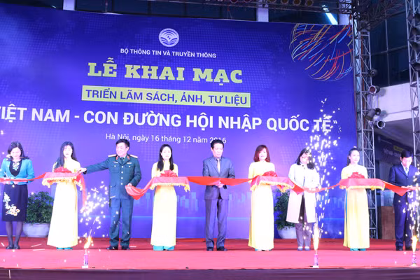 Exposition ‘’Vietnam – chemin de l’intégration internationale’’ ảnh 1 Exposition ‘’Vietnam – chemin de l’intégration internationale’’ ảnh 1