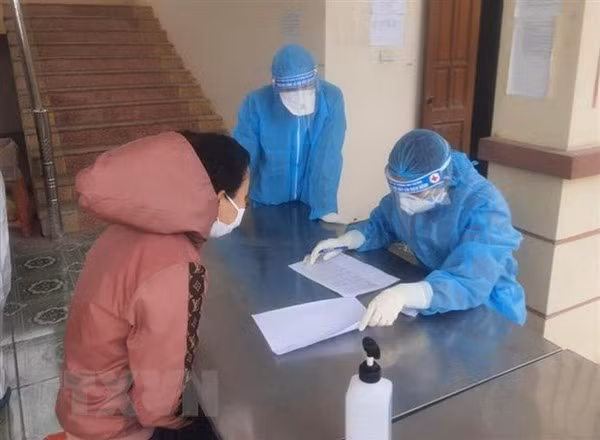 COVID-19 : 14 nouveaux cas importés signalés vendredi après-midi ảnh 1