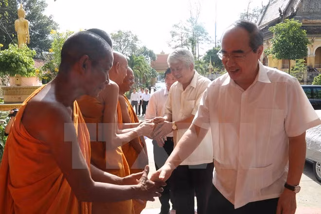 Chol Chnam Thmay: le chef du FPV se rend à Trà Vinh et Soc Trang ảnh 1