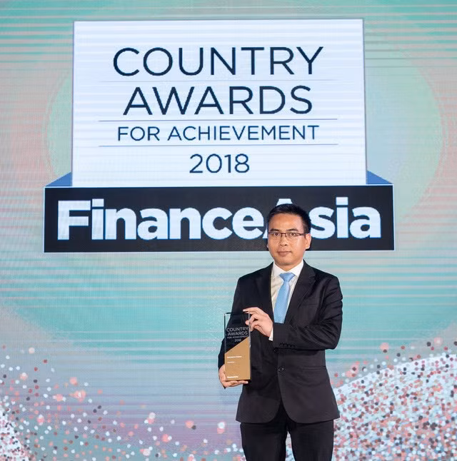 Vietcombank élue meilleure banque du Vietnam en 2018 par FinanceAsia ảnh 1