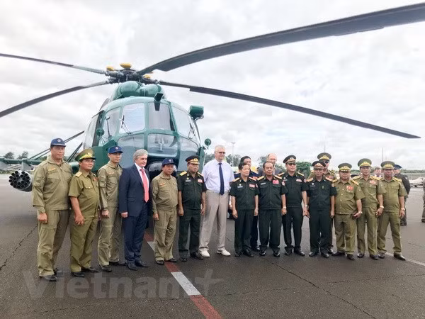 La Russie remet quatre hélicoptères au Laos ảnh 1 La Russie remet quatre hélicoptères au Laos ảnh 1